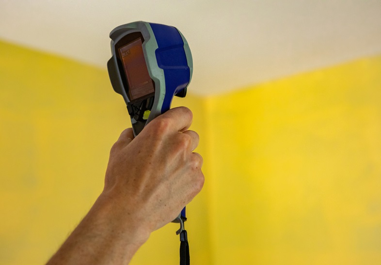 Moisture assessment using thermal imaging during a water damage assessment to identify hidden moisture and support mould air quality testing and indoor environmental quality investigations.